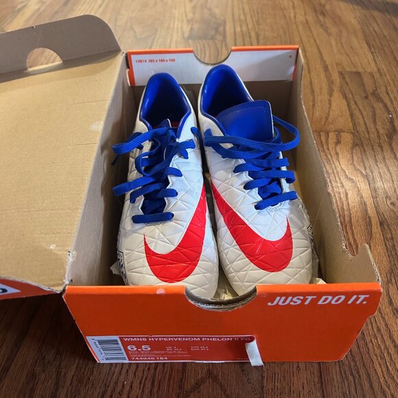 Women's Soccer Cleats (Nike Hypervenom size 6.5) - Picture 2 of 3